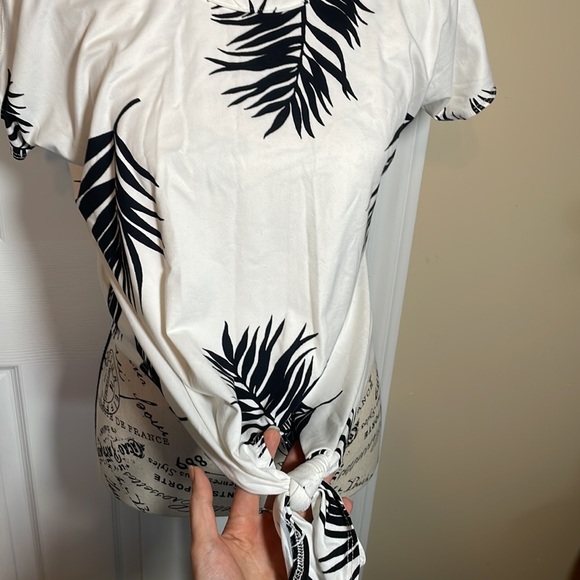 Eclipse tee. Super soft. - Picture 2 of 6